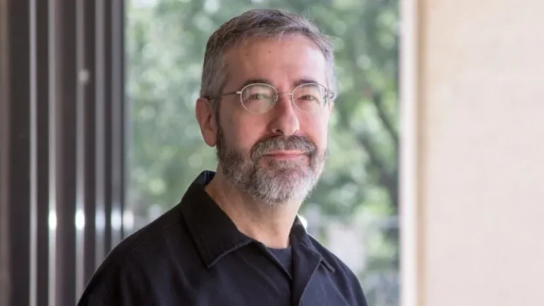 Warren Spector, Legendary Creator of Deus Ex and Epic Mickey, Announces Retirement After Four Decades in Gaming